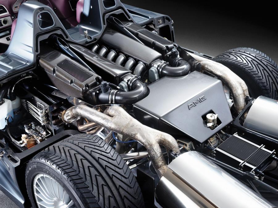  Mercedes-Benz CLK GTR AMG Roadster 2002 года  (фото 7 из 21)